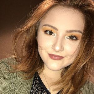 Meet your Posher, Chloe